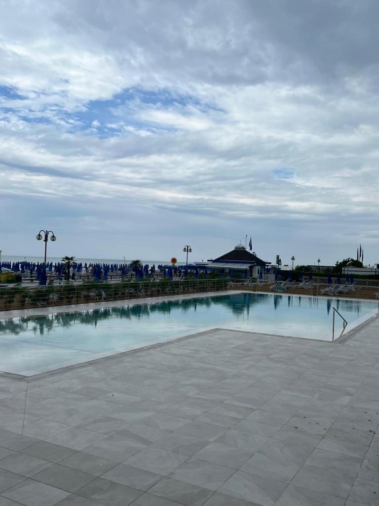 Residence Penelope - Walterigato Apartments Solo Per Famiglie Lido di Jesolo Kültér fotó